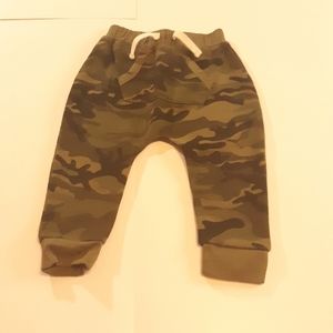 Gap Camo Joggers Pants Size 12-18 Months Boys
